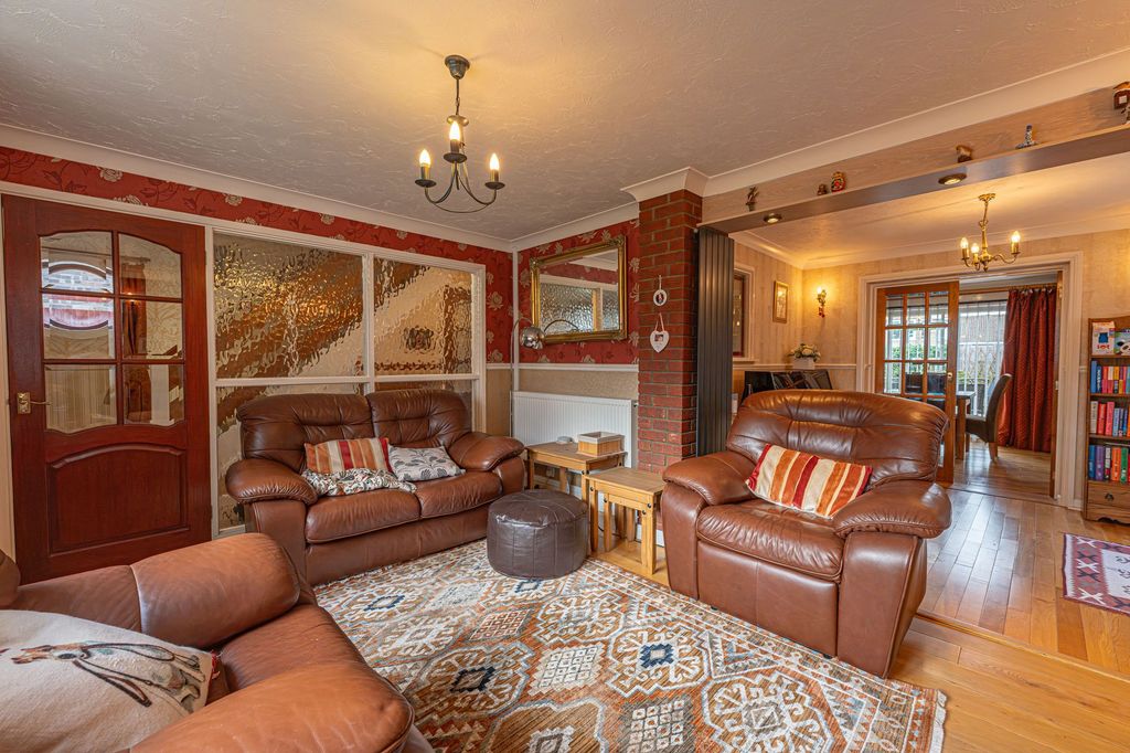 Property photo 3 of 35