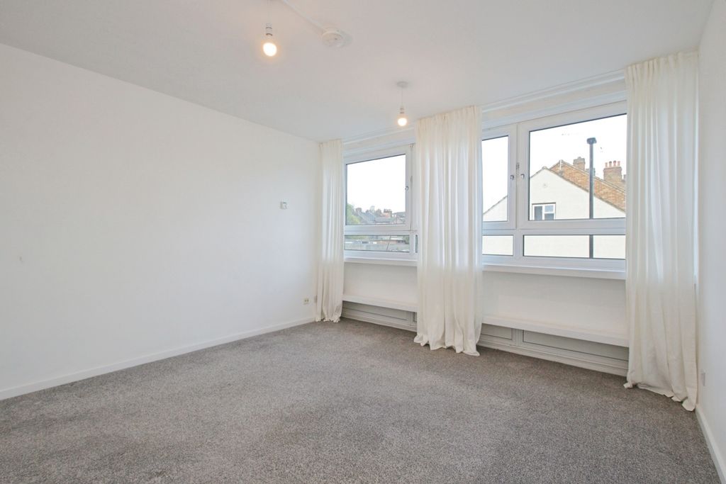 Property photo 3 of 17 Photo