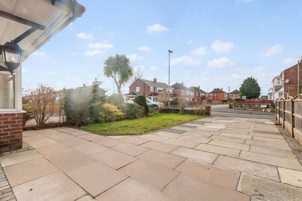 Property photo 2 of 24