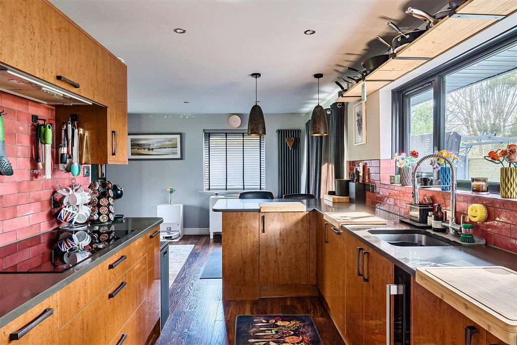 Property photo 3 of 13 Kitchen