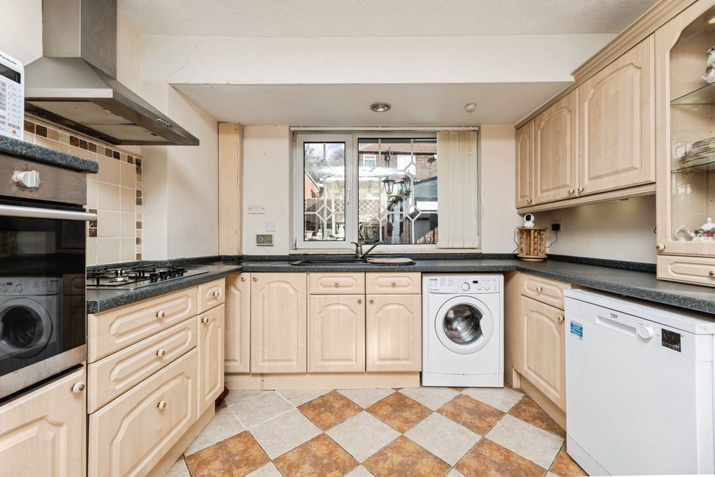 Property photo 3 of 15 Kitchen