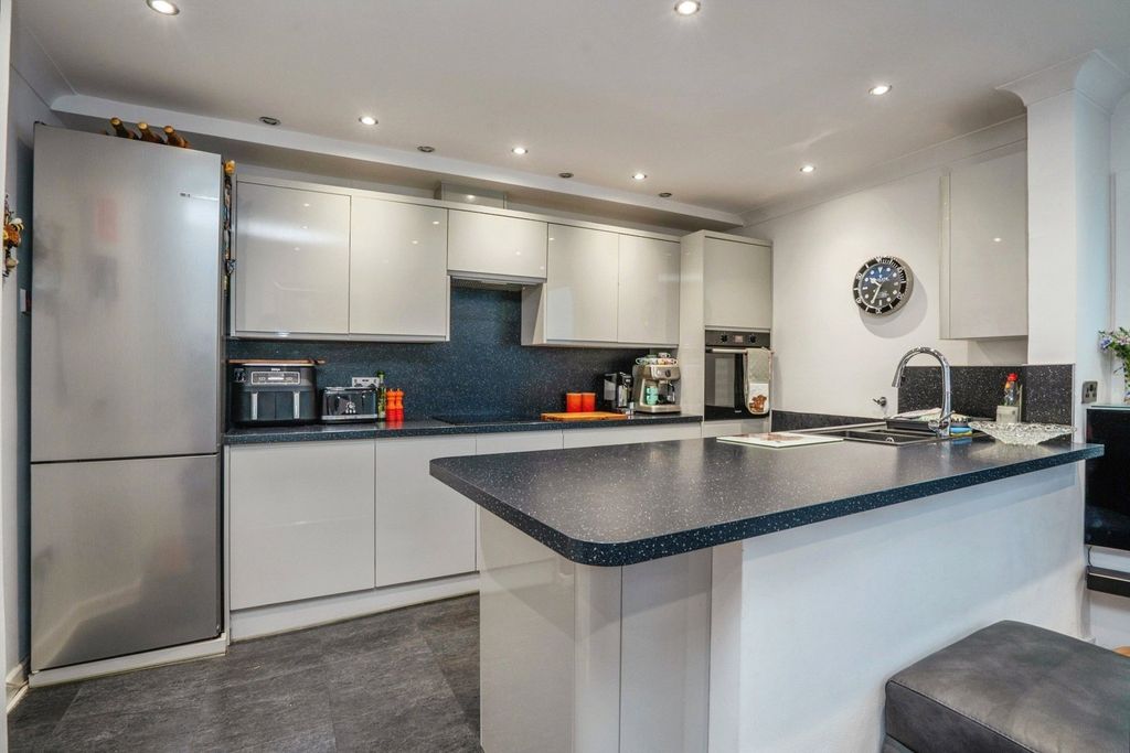 Property photo 2 of 14 Picture No. 05