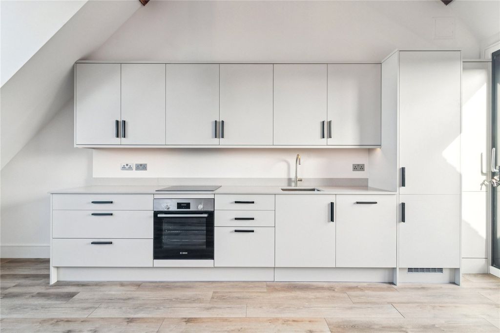 Property photo 2 of 8 Picture No. 09