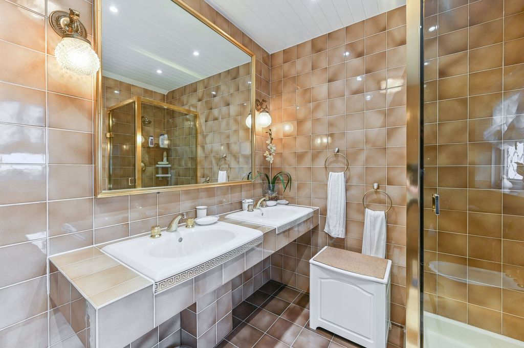 Additional image 18 of 5 bed detached house for saleGrimwade Avenue, Lloyd Park, Croydon CR0