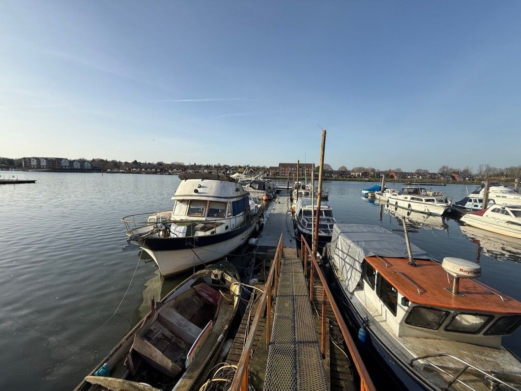 Property photo 2 of 10 View Of Pontoon Across River Itchen