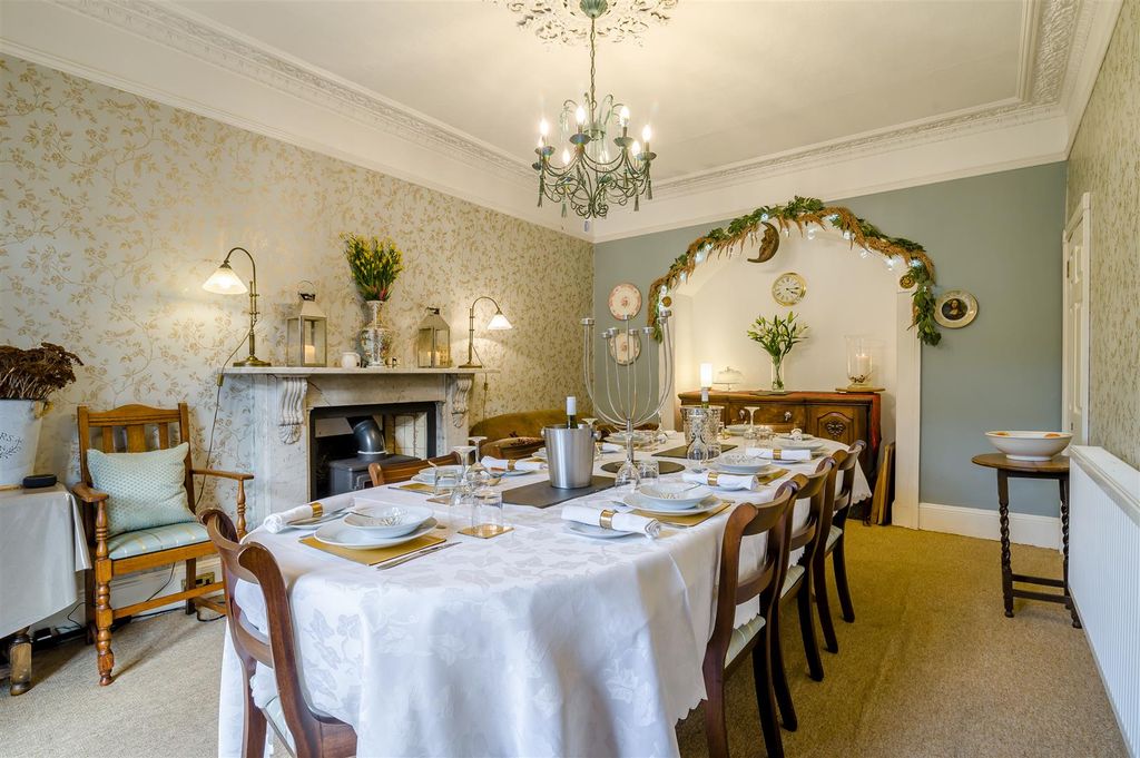 Property photo 3 of 41