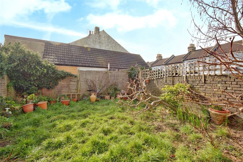 Property photo 2 of 11 Picture No. 10