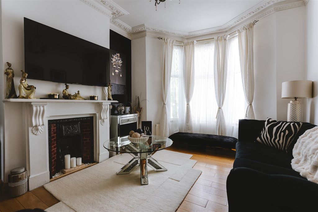 Property photo 2 of 42 Rushmore Road-33A.Jpg