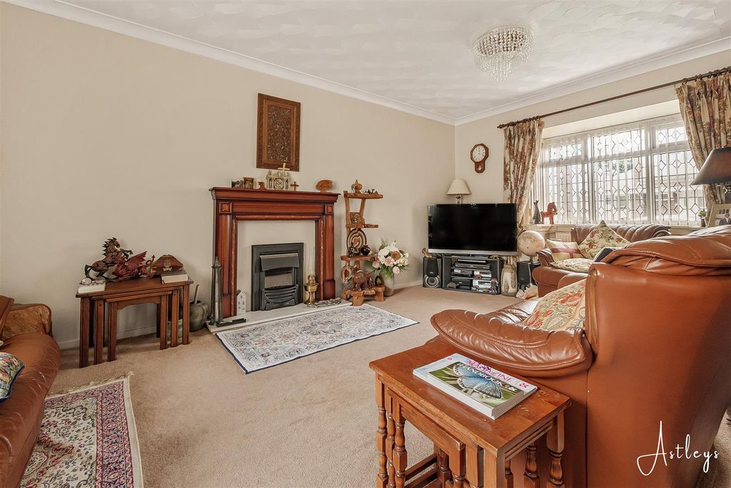 Property photo 2 of 32