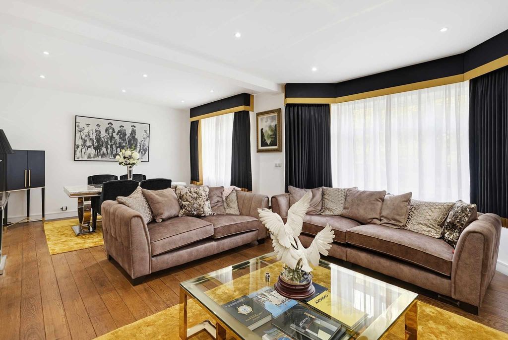 Property photo 1 of 12 Reception Room