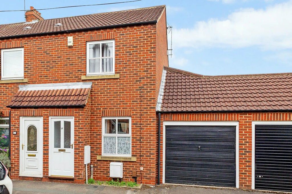 Property photo 1 of 12 External