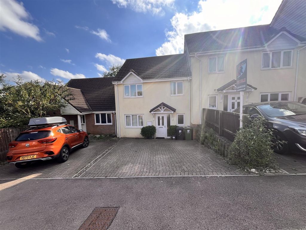 Property photo 2 of 19