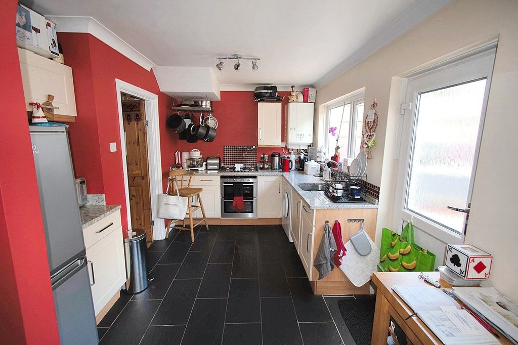 Property photo 3 of 24
