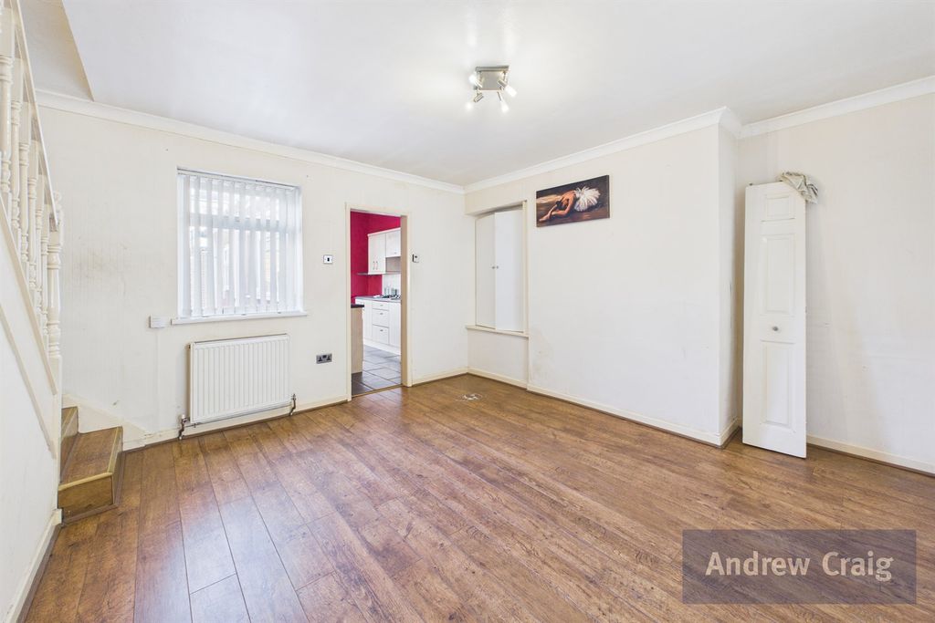 Property photo 3 of 10 Dining Room