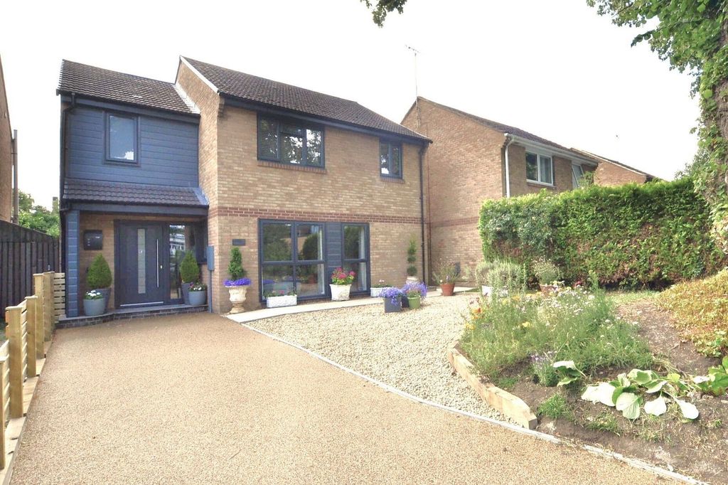 Property photo 2 of 36