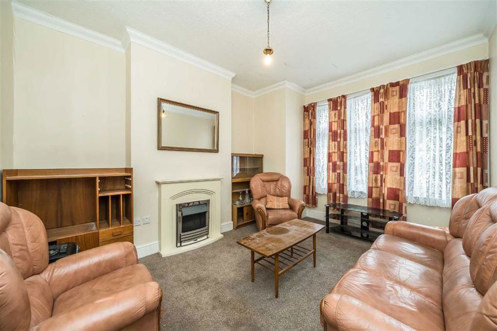 Property photo 2 of 9