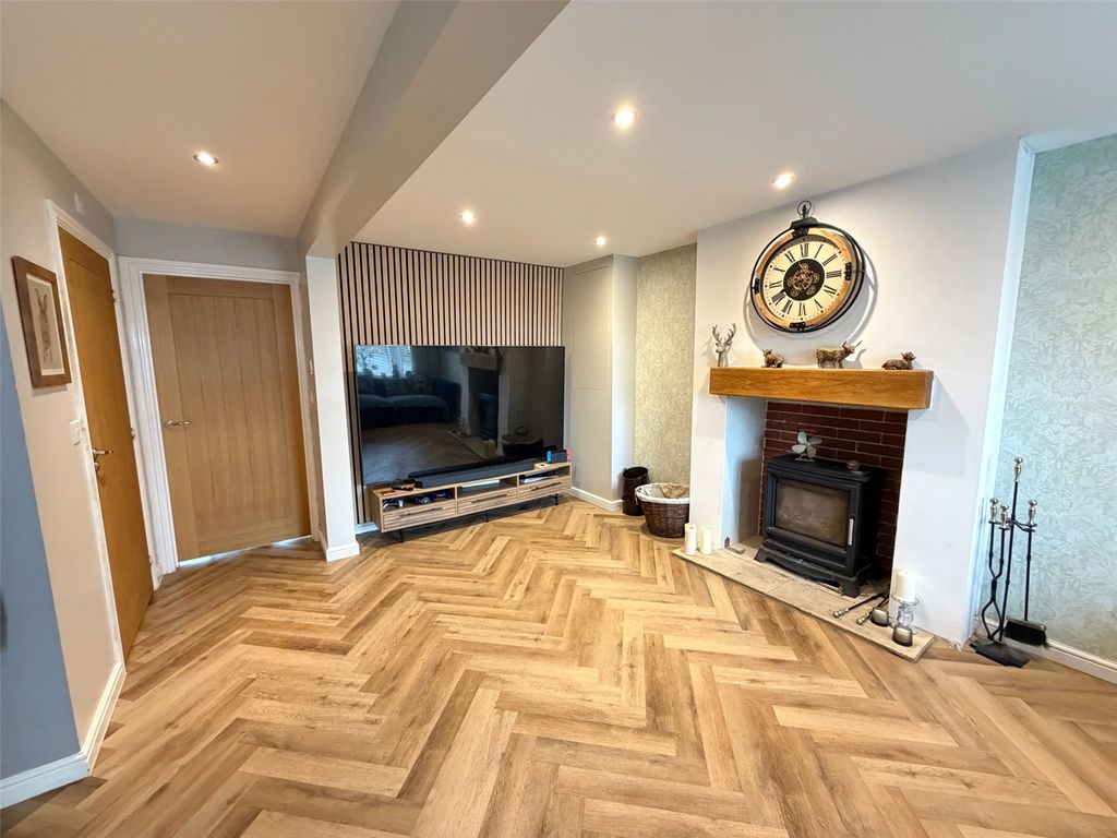 Property photo 2 of 19 Picture No. 04