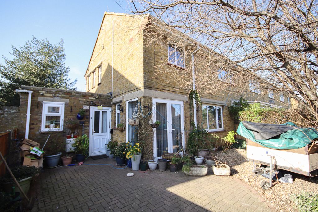 Property photo 1 of 12 Three Bedroom End Of Terrace House, Hugely Extended, No Forward Chain!