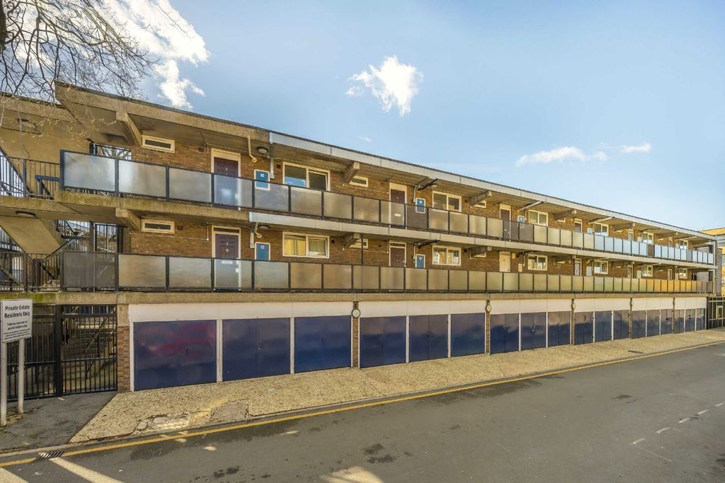 Property photo 3 of 5