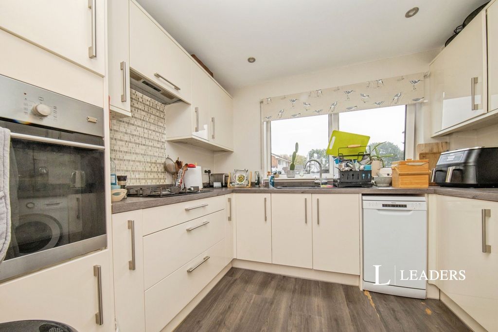 Property photo 2 of 11 Pbox-Img.Jpg
