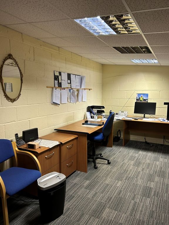 Property photo 2 of 5 Photo 4