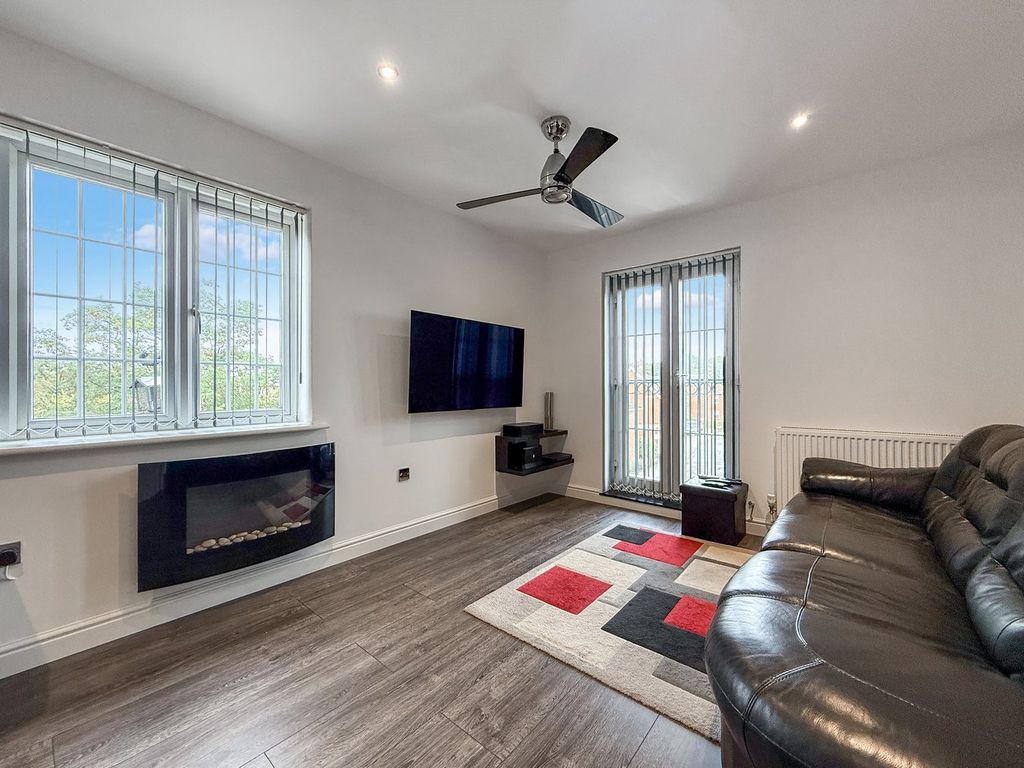 Property photo 3 of 8