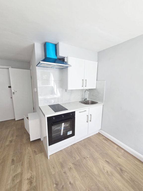 Property photo 1 of 3
