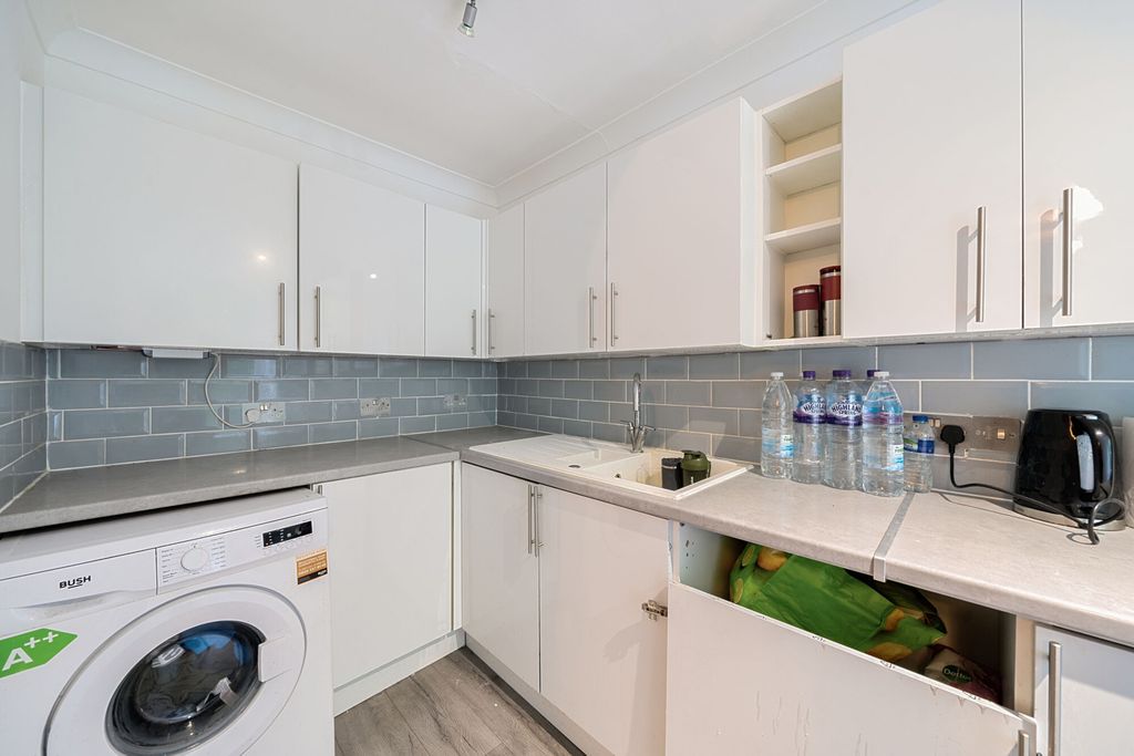 Property photo 2 of 15 Kitchen