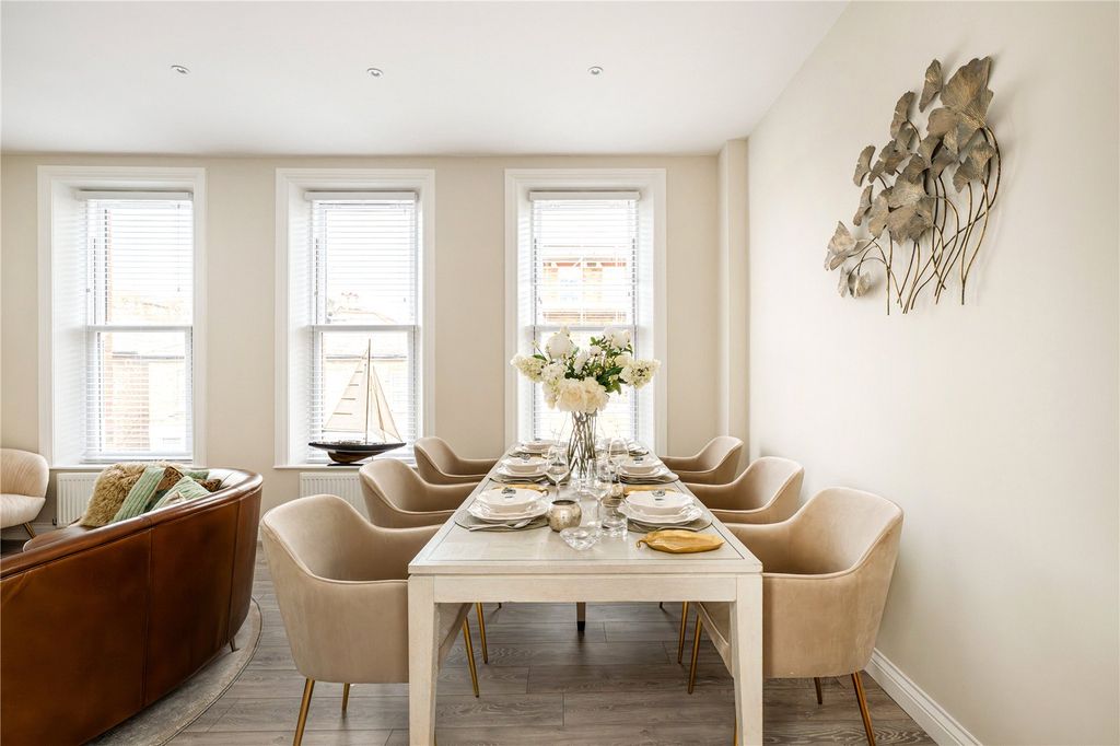 Property photo 2 of 14 Dining Area