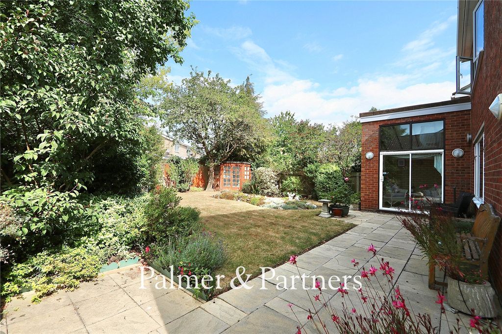 Property photo 3 of 38 Picture No. 05