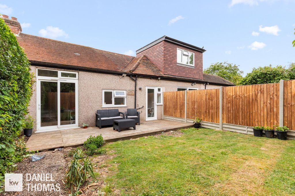 Property photo 2 of 23