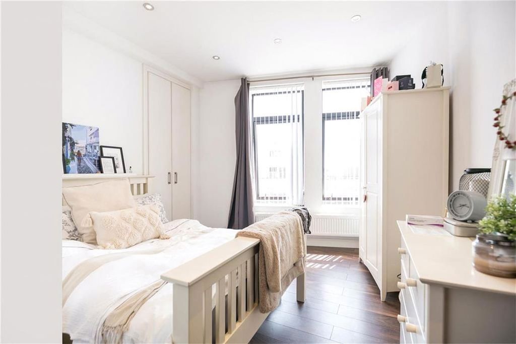 Property photo 3 of 8