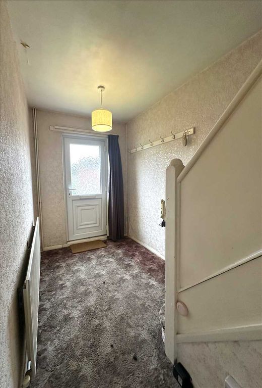 Property photo 2 of 17 Ground Floor