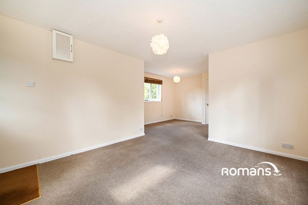 Property photo 3 of 10 Photo