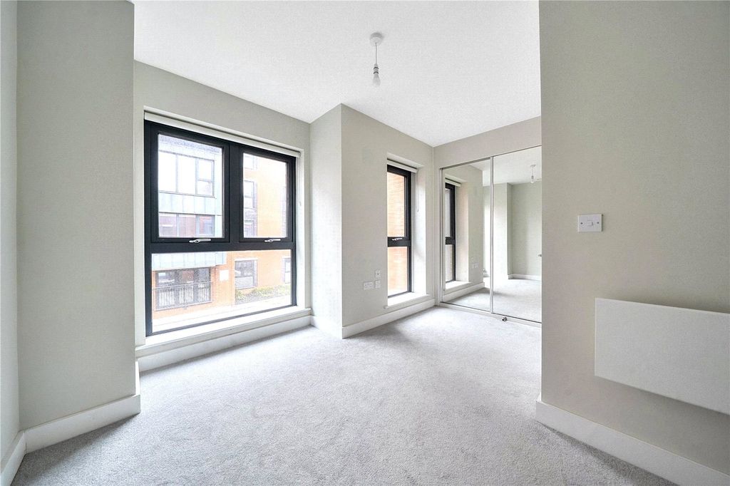 Property photo 1 of 14 Internal View