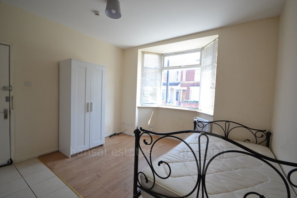Property photo 3 of 4