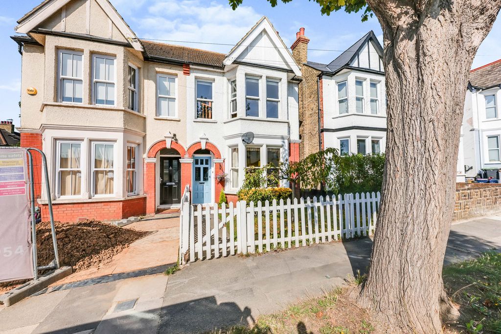 Property photo 1 of 9