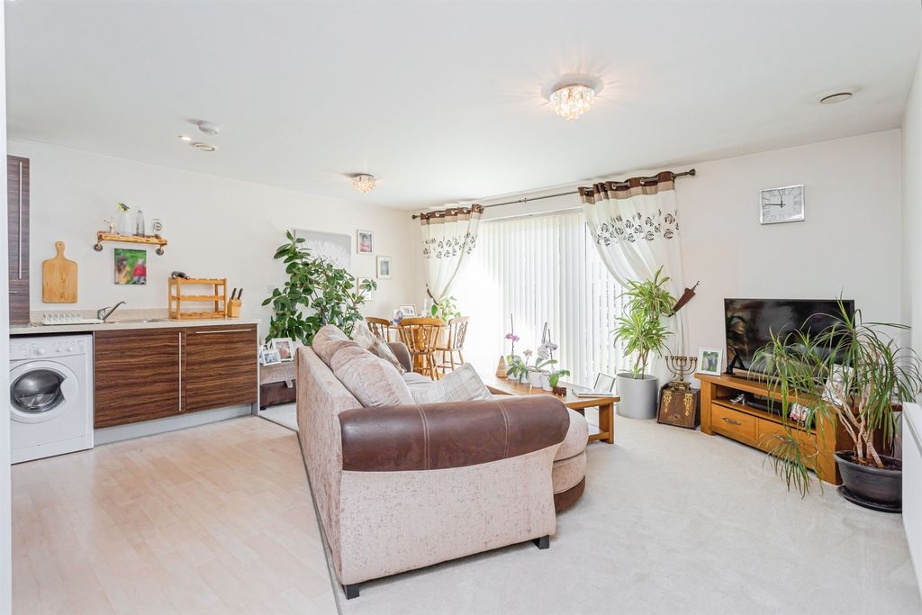 Property photo 3 of 16
