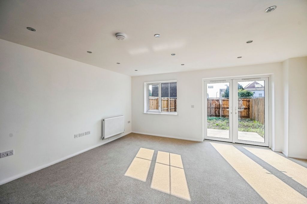 Property photo 3 of 14 Pbox-Img.Jpg