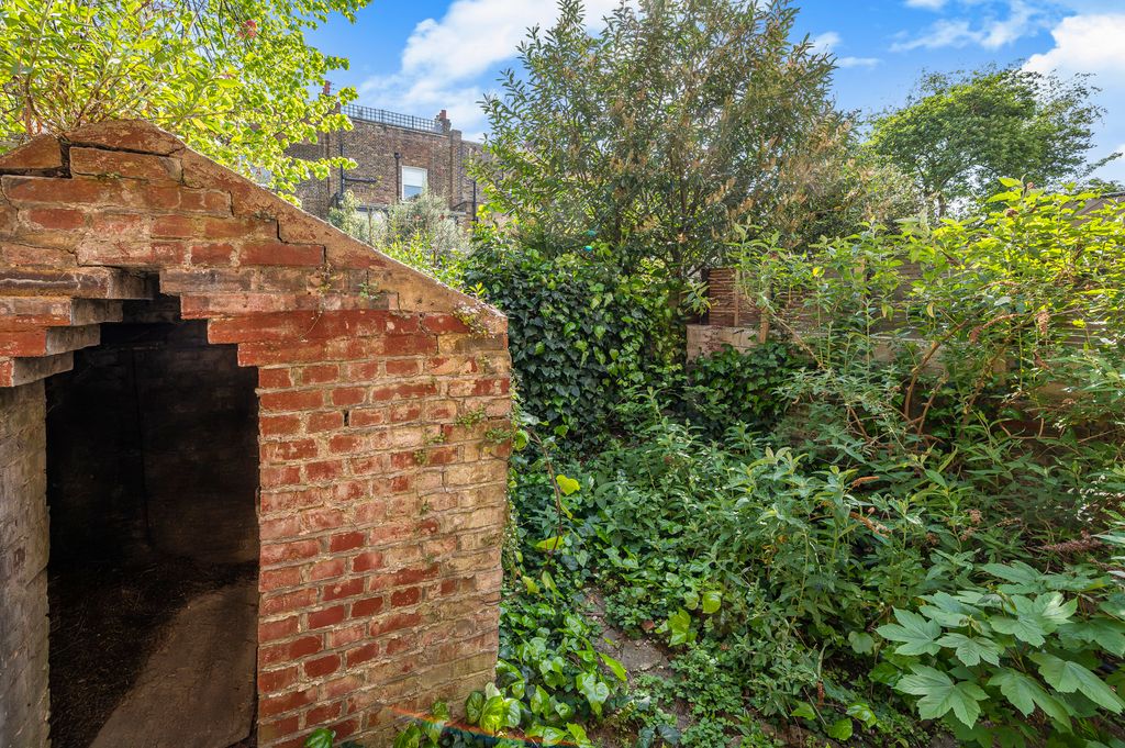 Property photo 2 of 11 Picture No. 13