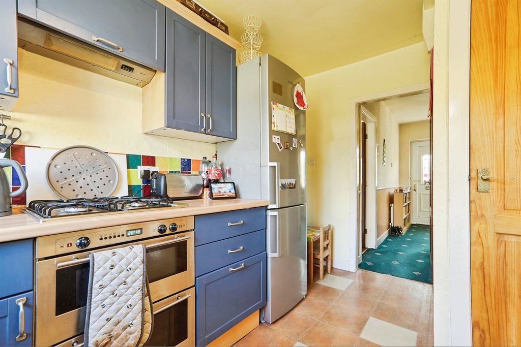 Property photo 2 of 17