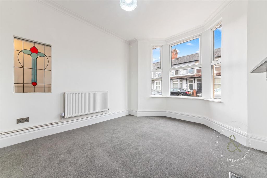 Property photo 3 of 37 Westmoreland-Street-13.Jpg