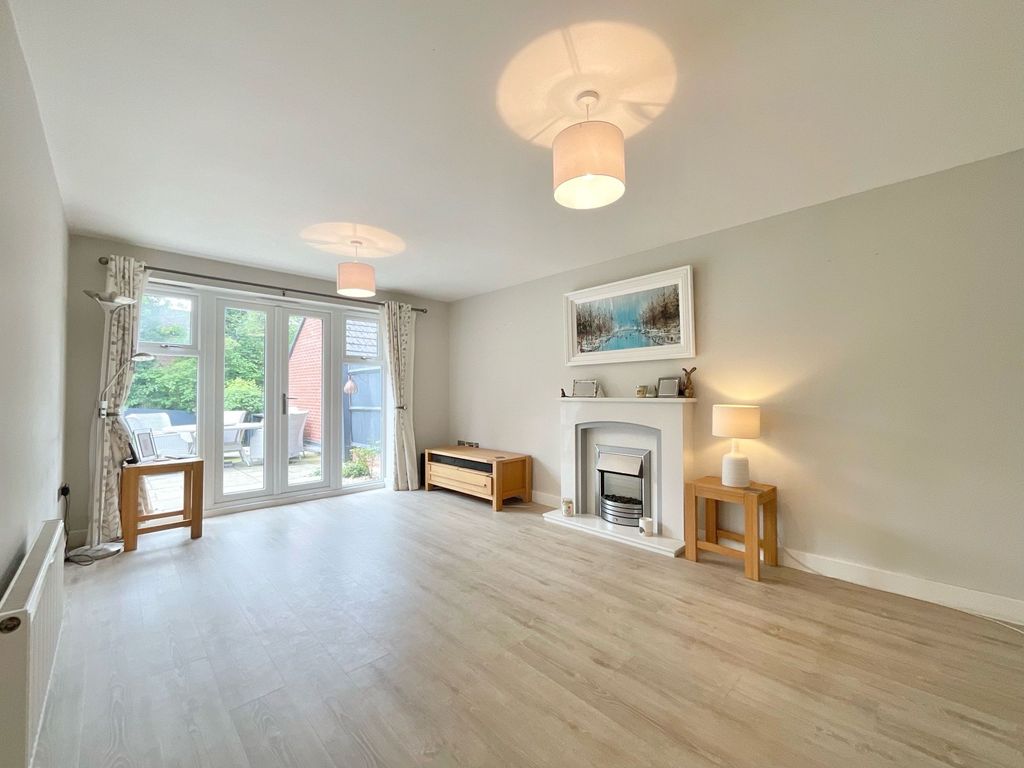 Property photo 2 of 31