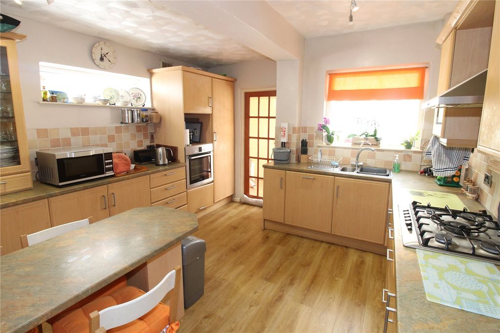 Property photo 3 of 22 Picture No. 10