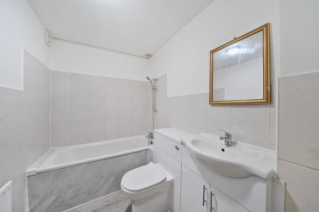 Property photo 3 of 8 Picture No. 09
