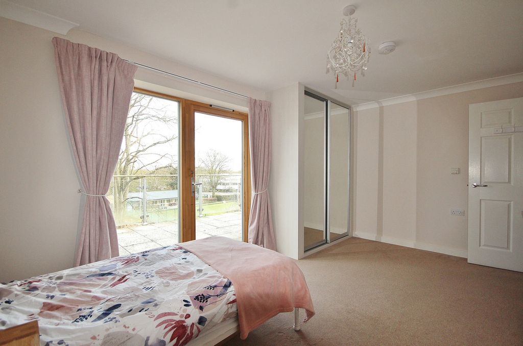 Additional image 7 of 2 bed flat for saleFernleigh, Witney OX28