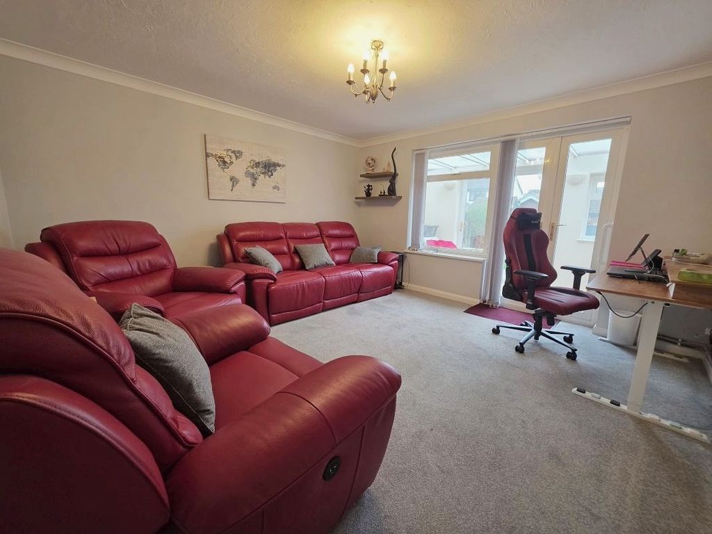 Property photo 3 of 13