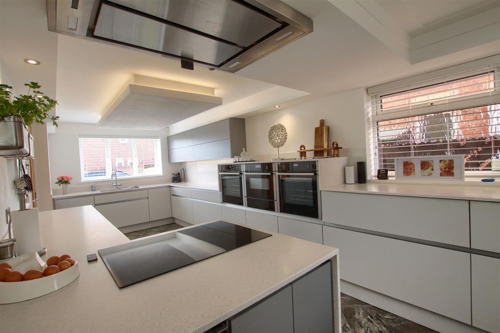 Property photo 2 of 17 Ps8.Jpg