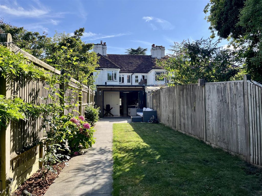 Property photo 1 of 25