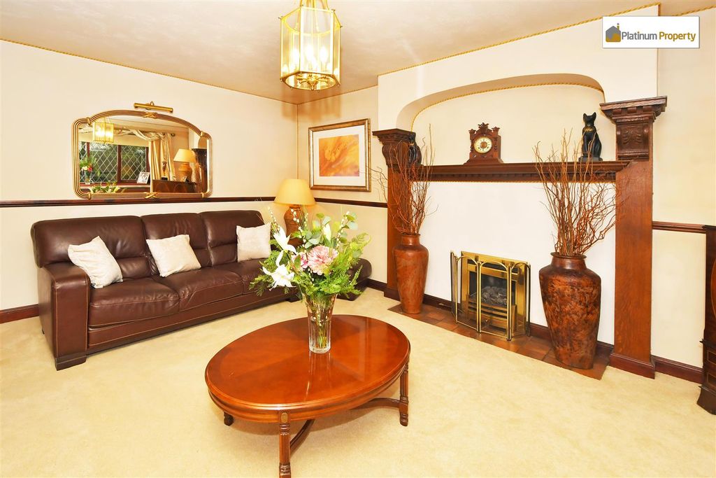 Property photo 2 of 24 Lounge
